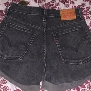 black levi shorts